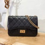 Bolso bandolera acolchado negro