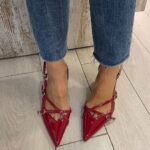 Zapatos pico acharolado hebillas