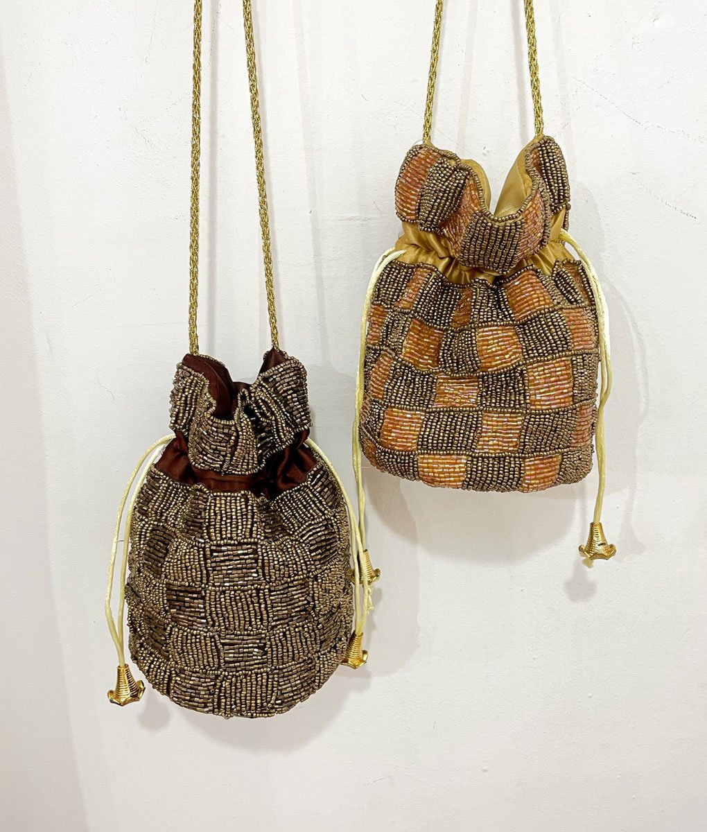 saquito-1-1.jpg Saquito abalorios cuadrados - Imagen 1