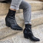 Botines tachas negros